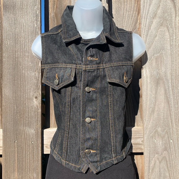 Watch L.A. /
Sleeveless Denim Vest - Picture 3 of 6